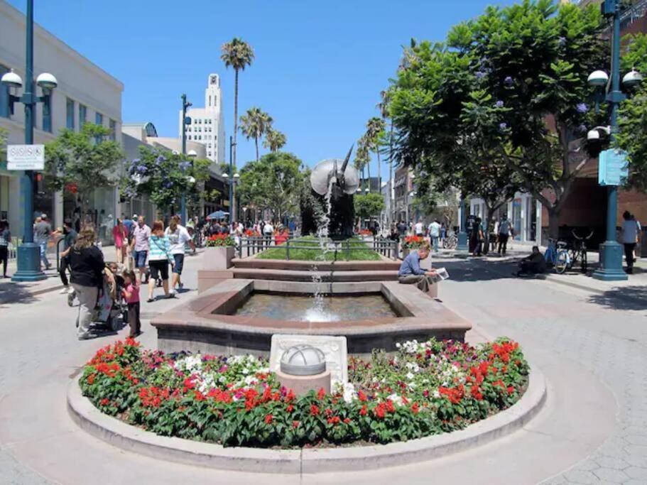 Spacious Two Bedroom In Santa Monica Apartment Los Angeles